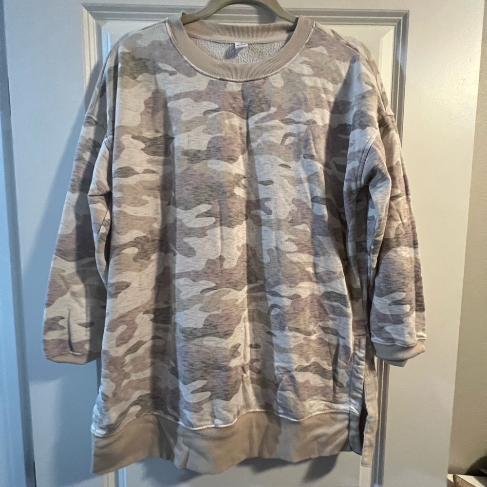 Old navy camo tunic length sweatshirt M